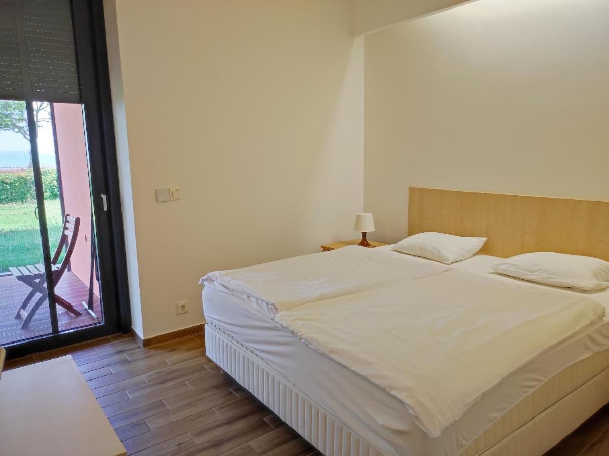 Soleil Apartmanok 발라톤엘 외부 사진